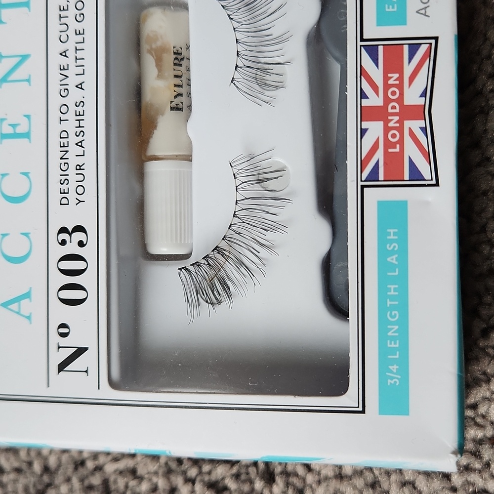 Eylure Accents No 003 3/4 Length Lashes - Picture 2 of 5